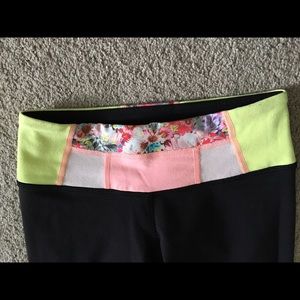 Lululemon cropped leggings (reversible)
