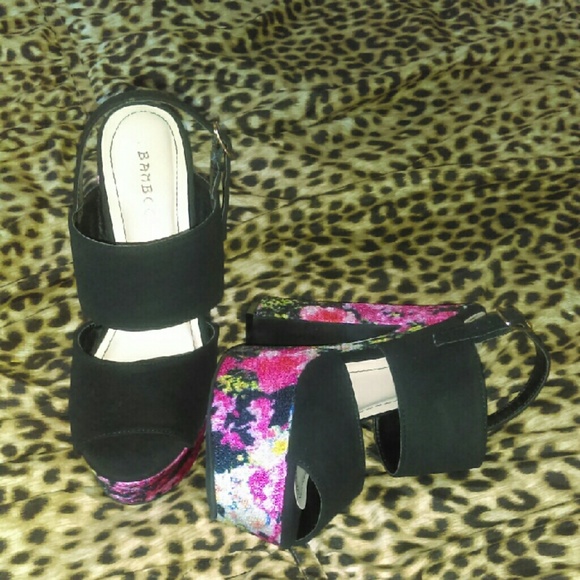 Black and pink flowered platform heels - Picture 2 of 2