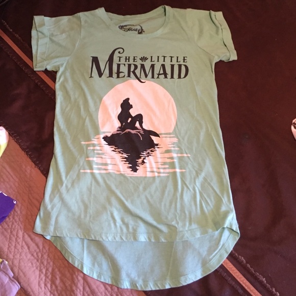 The Little Mermaid Hi-Low fitted tee