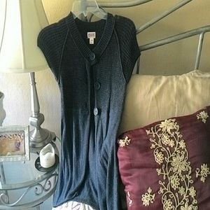 Sleeveless cardigan