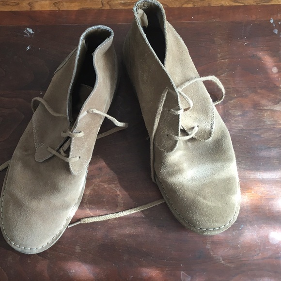 Men's suede desert boots