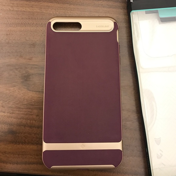 iPhone 7 Plus, Caseology Slim Ergonomic design