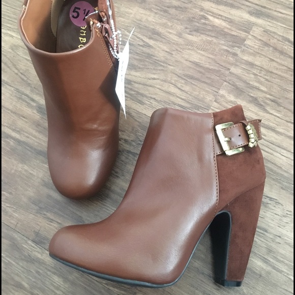 NWT Bamboo Faux Leather/Velvet Ankle Booties