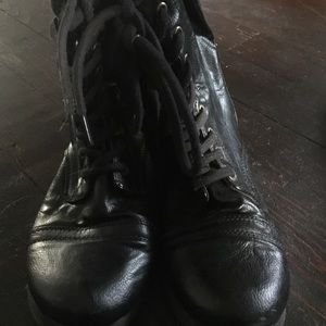 Combat boots