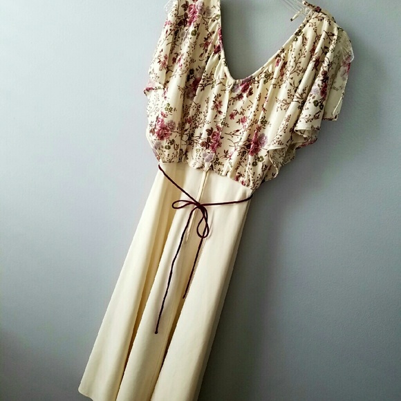 Vintage Feminine Off The Shoulder Dress - Picture 3 of 4