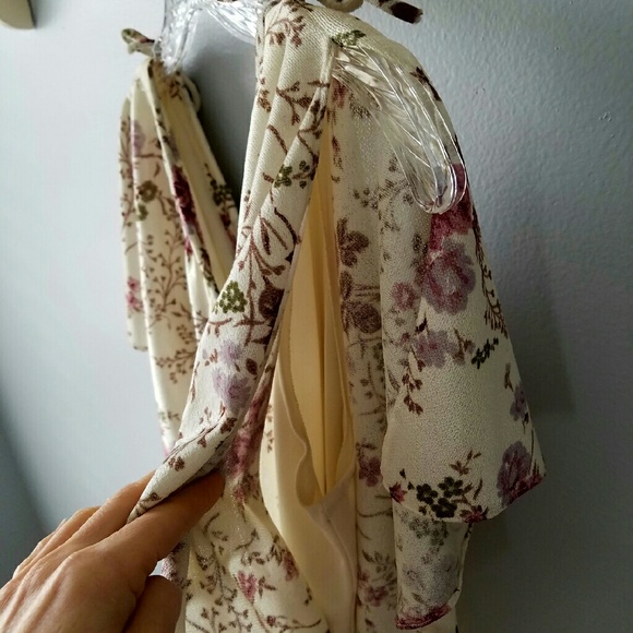 Vintage Feminine Off The Shoulder Dress - Picture 4 of 4