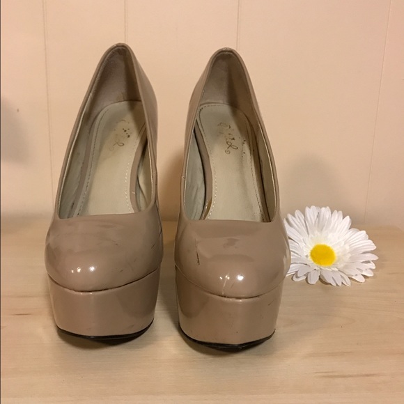 Tan platform heels - Picture 2 of 6
