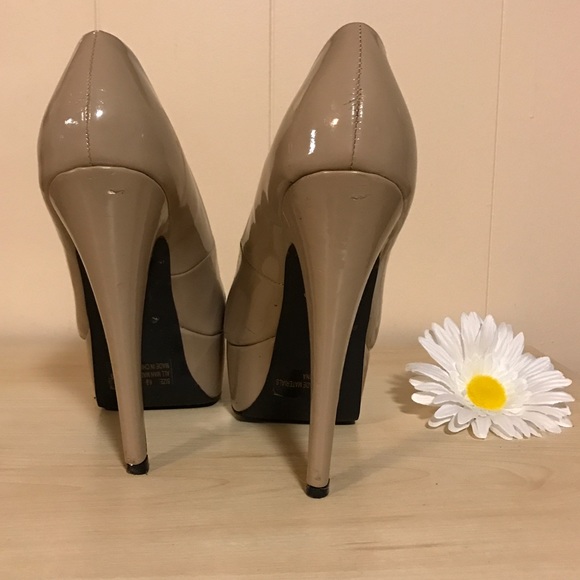 Tan platform heels - Picture 3 of 6