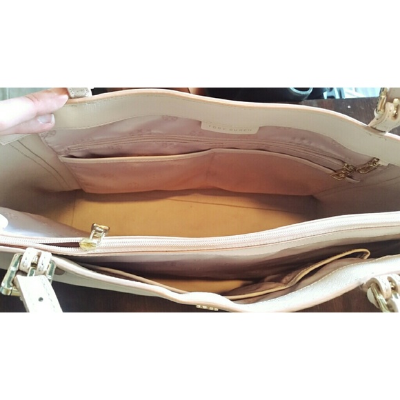 💚SOLD SOLD SOLD 💚 Tory Burch York Buckle tote - Picture 3 of 3