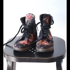 Floral Dr Martens