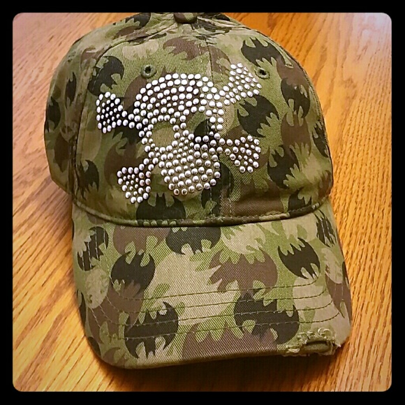 🚫New camo batman  actually batgirl hat comic hat