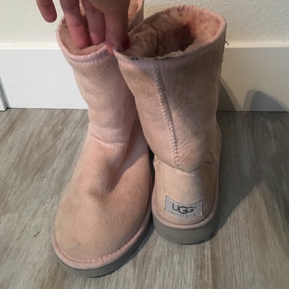 Short ugg boots