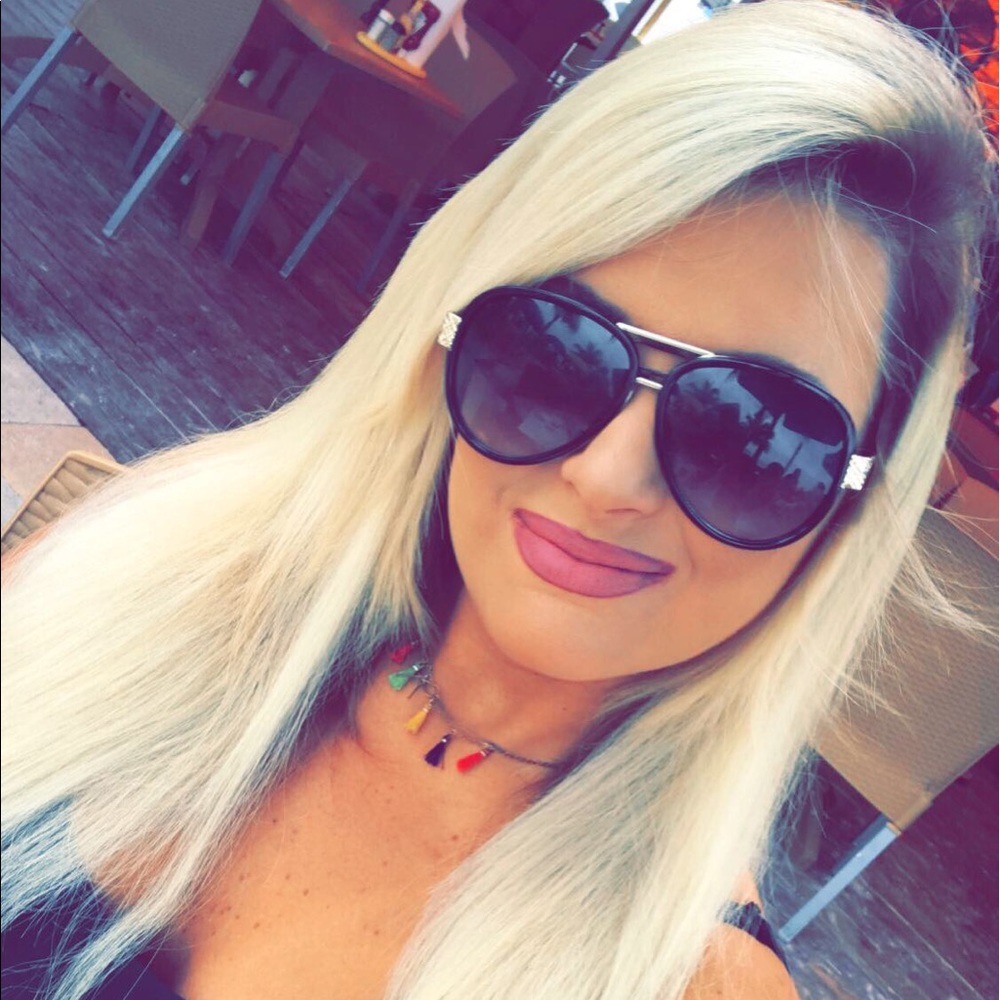 Meet your Posher, Kelli