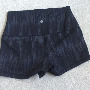 High rise boogie short