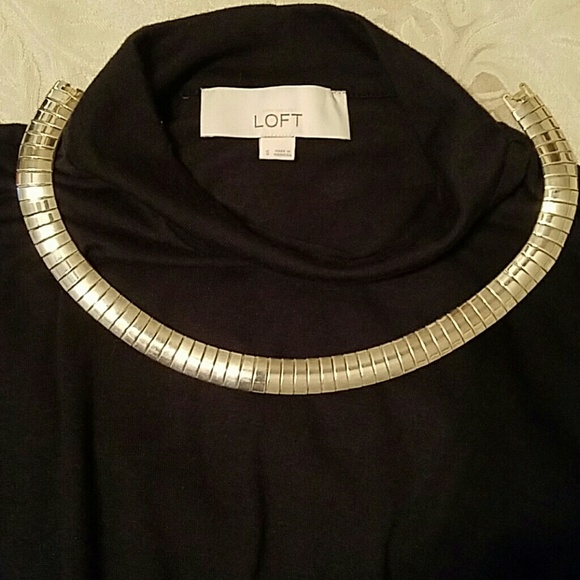 🔴GONE GIFT🔴LOFT, BLACK BOXY STYLE TOP - Picture 3 of 3