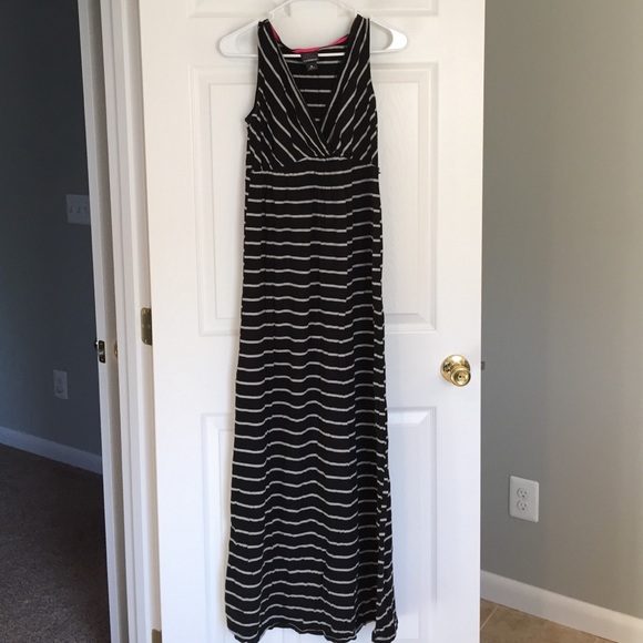Maternity maxi dress