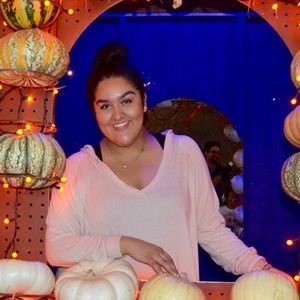 Meet your Posher, Alondra