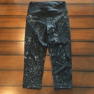 Lululemon running crops