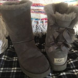 UGG Bailey Bow boots in grey