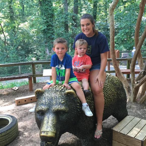 Meet your Posher, Lauren