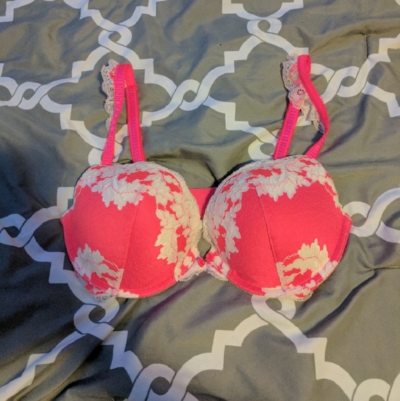 Lacey Very Sexy Victoria's Secret Push-Up Bra