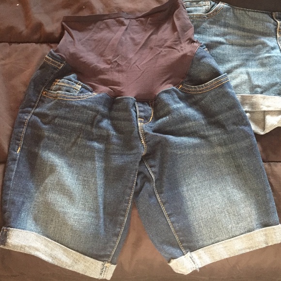 Maternity shorts