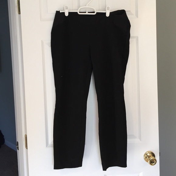 Maternity capris