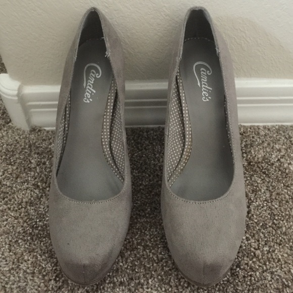 Platform pumps! Candies gray suede like size 9.
