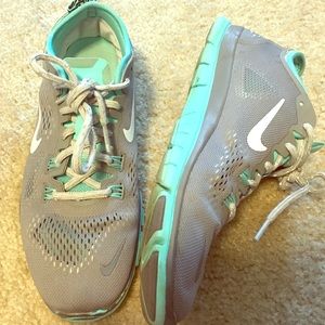 Nike turquoise sneakers