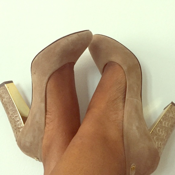 Tan wonder heels