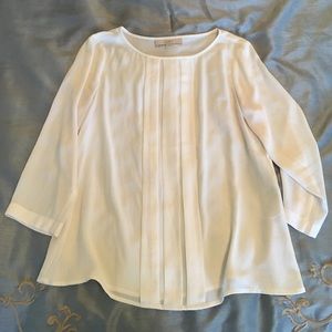 Lovely cream pleated front 3/4 sleeve top