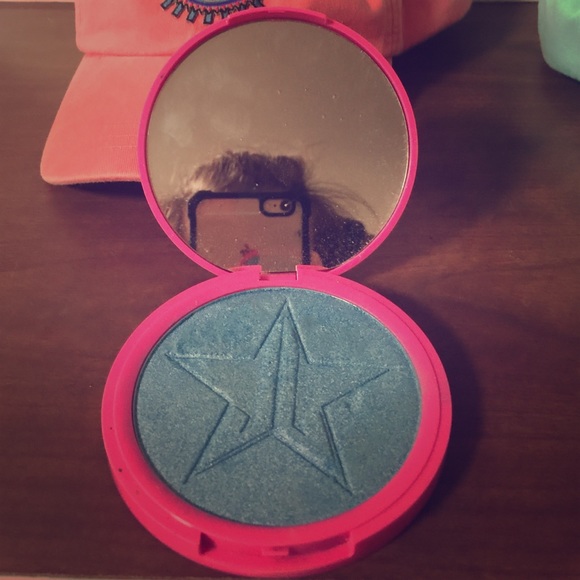 Jeffree star highlighter