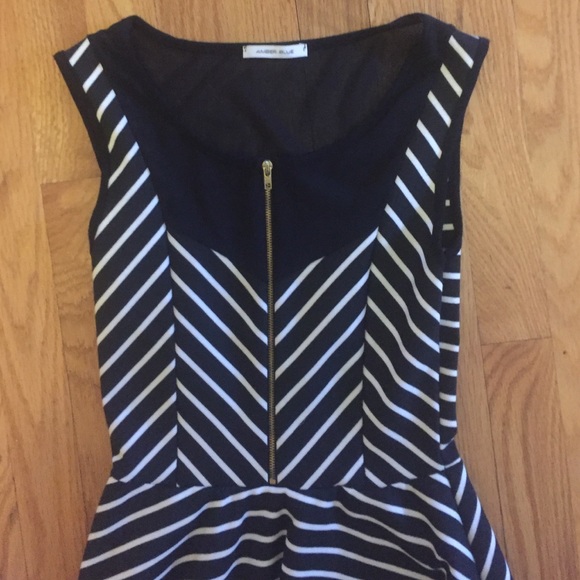 Cute striped dress - Picture 2 of 3