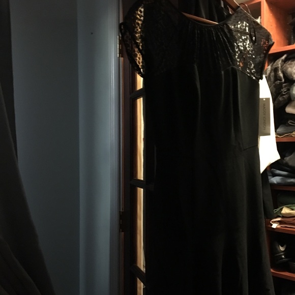 Dress - Picture 3 of 4