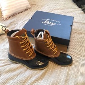 Bass duck boots in navy