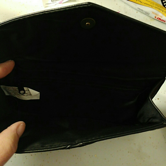 Simple Black Wristlet w/Sharp Design - Picture 4 of 4