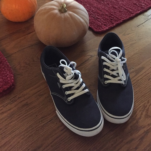 Ladies Vans Size 8. Navy & White