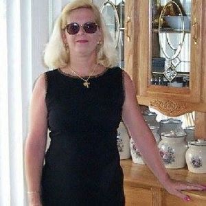 Meet your Posher, Debi