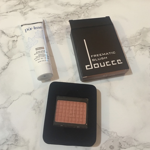 Doucce freematic blush & Pur-lisse moisturizer