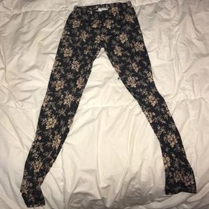 urban outfitters floral leggings