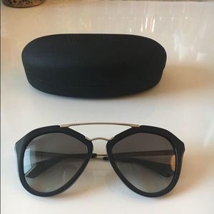 🕶AUTHENTIC PRADA SUNGLASSES!