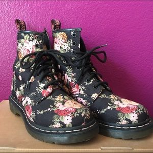 Dr Martens (Victorian Flowers)