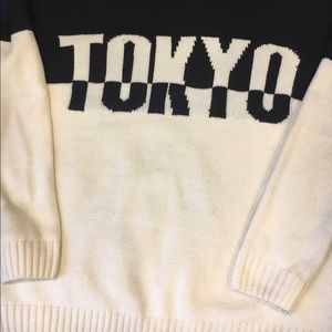 Oversized "Tokyo" sweater from H&M