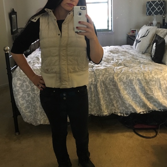 Super Cozy Puffer Vest - Picture 1 of 4