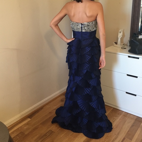 Evening gown - Picture 3 of 4