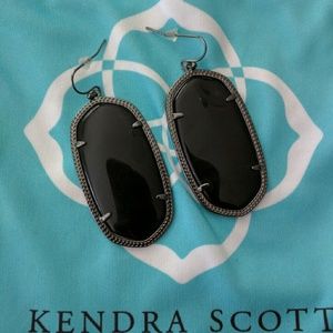 Danielle Earrings in Black gunmetal