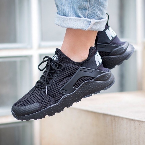 womens nike air huarache running shoes