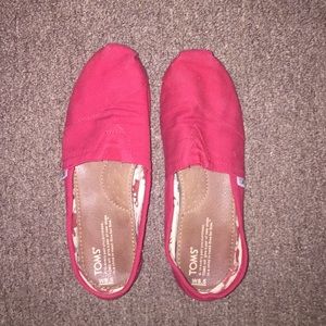 Red Toms size 8 1/2 womens