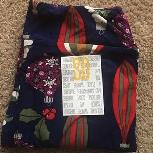 Lularoe OS Christmas ornament leggings!