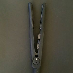 NuMe straightener